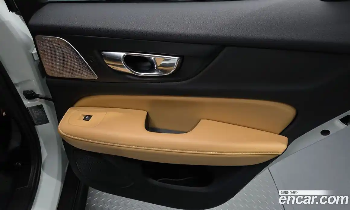 Volvo V60 2019 2.0 автомат (гидро), фото 15
