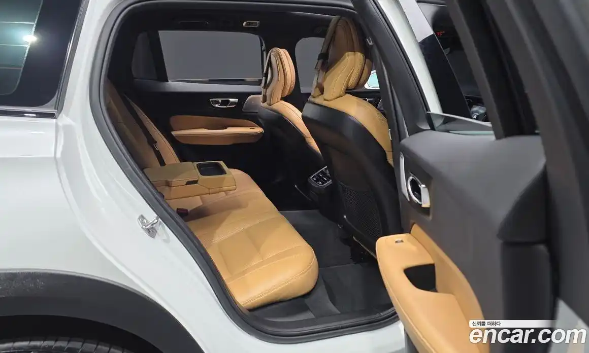 Volvo V60 2019 2.0 автомат (гидро), фото 18