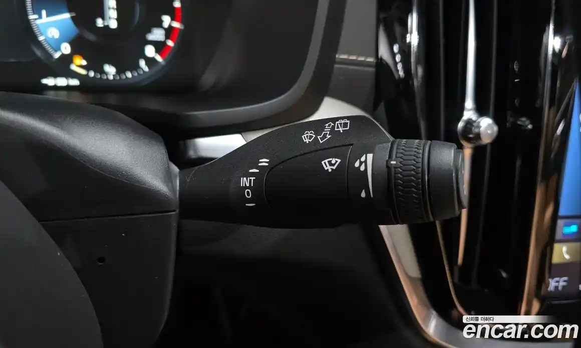 Volvo V60 2019 2.0 автомат (гидро), фото 30