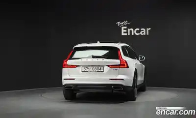 Volvo V60 2019 2.0 автомат (гидро), миниатюра 4