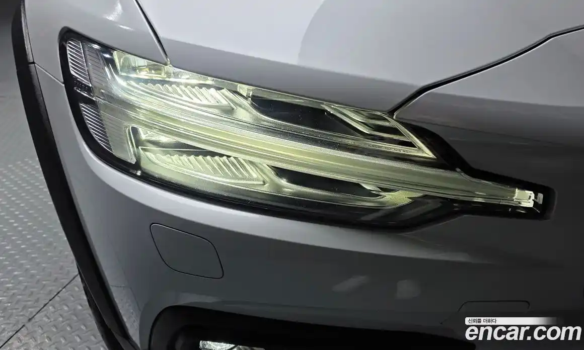 Volvo V60 2019 2.0 автомат (гидро), фото 8
