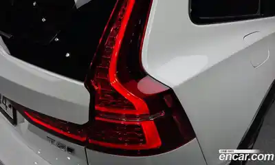 Volvo V60 2019 2.0 автомат (гидро), миниатюра 9