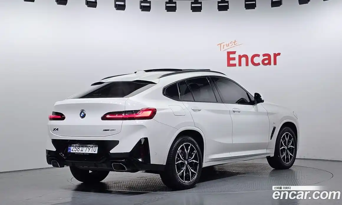 BMW X4 2023 2.0 гидро, фото 2