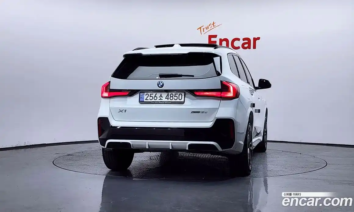 BMW X1 2024 2.0 гидро, фото 4