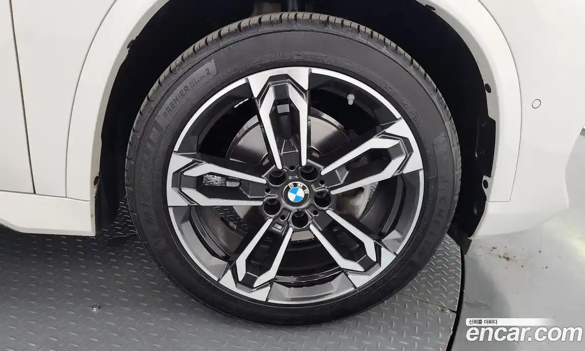 BMW X1 2024 2.0 гидро, фото 7