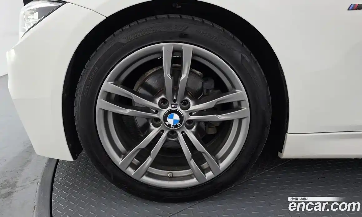 BMW 3-Series 2018 2.0 гидро, фото 5