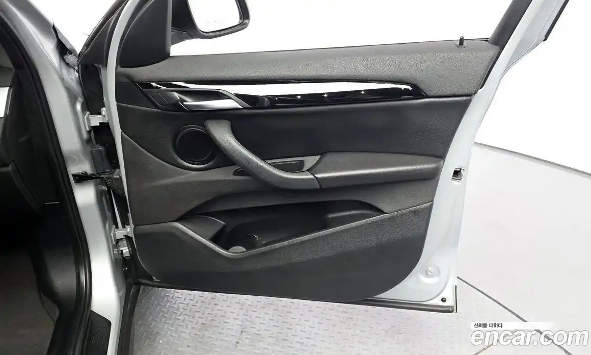 BMW X1 2017 2.0 гидро, фото 15