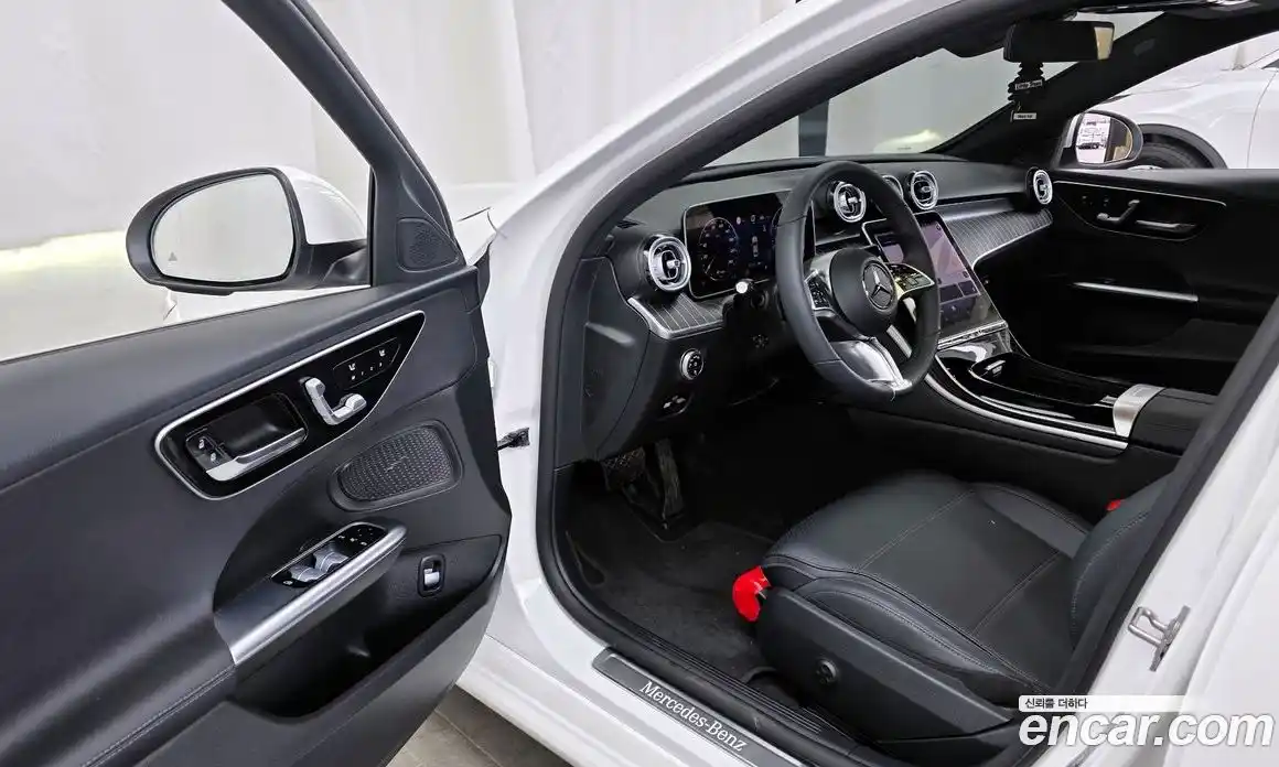 Mercedes-Benz C-Class 2025 2.0 гидро, фото 13