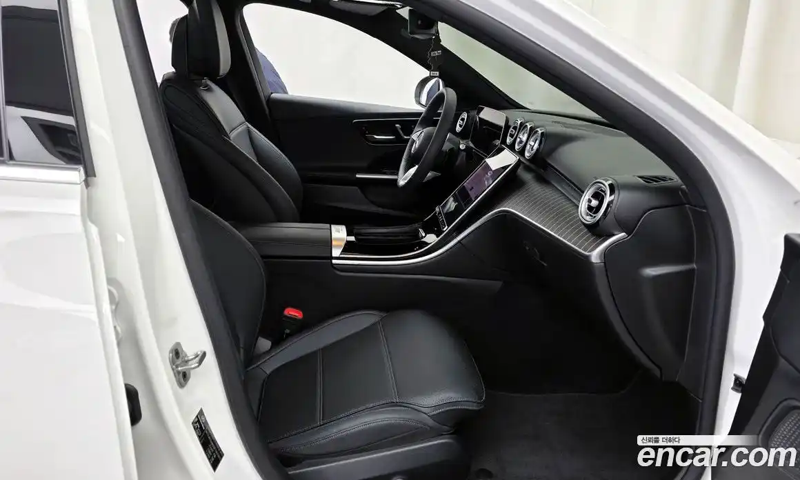 Mercedes-Benz C-Class 2025 2.0 гидро, фото 17
