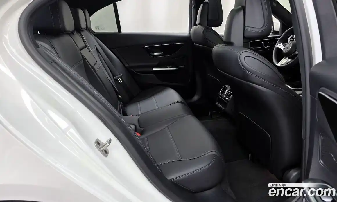 Mercedes-Benz C-Class 2025 2.0 гидро, фото 18