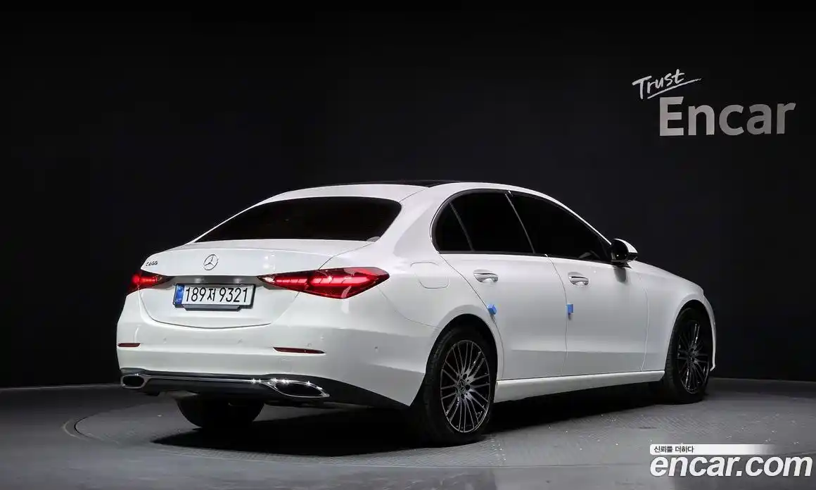 Mercedes-Benz C-Class 2025 2.0 гидро, фото 2