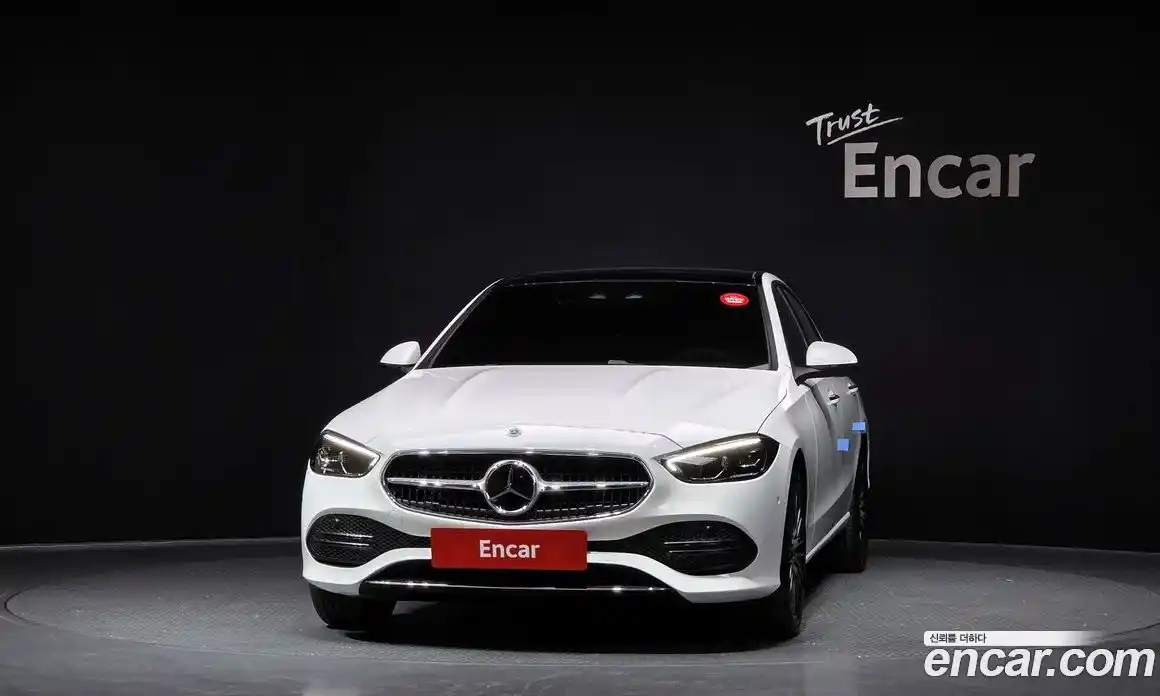 Mercedes-Benz C-Class 2025 2.0 гидро, фото 3