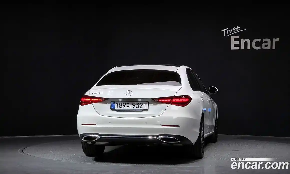 Mercedes-Benz C-Class 2025 2.0 гидро, фото 4