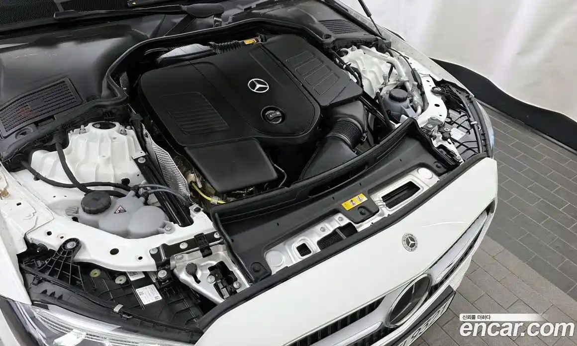Mercedes-Benz C-Class 2025 2.0 гидро, фото 6