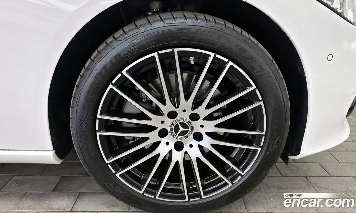 Mercedes-Benz C-Class 2025 2.0 гидро, фото 7