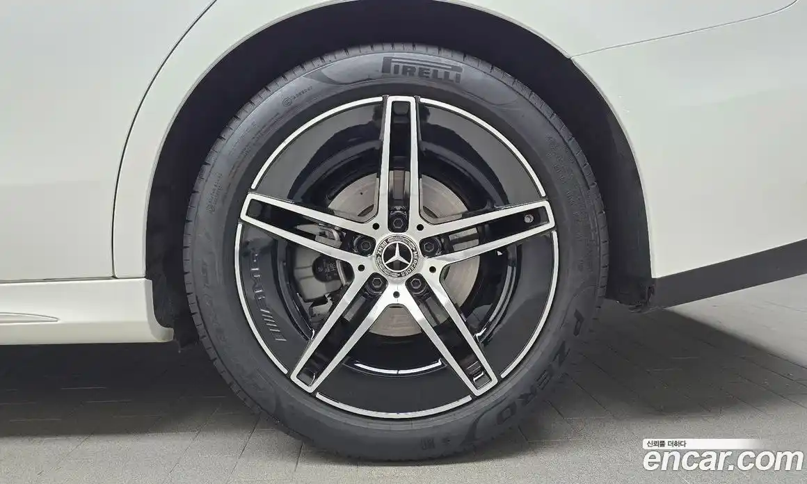 Mercedes-Benz E-Class 2025 2.0 гидро, фото 7