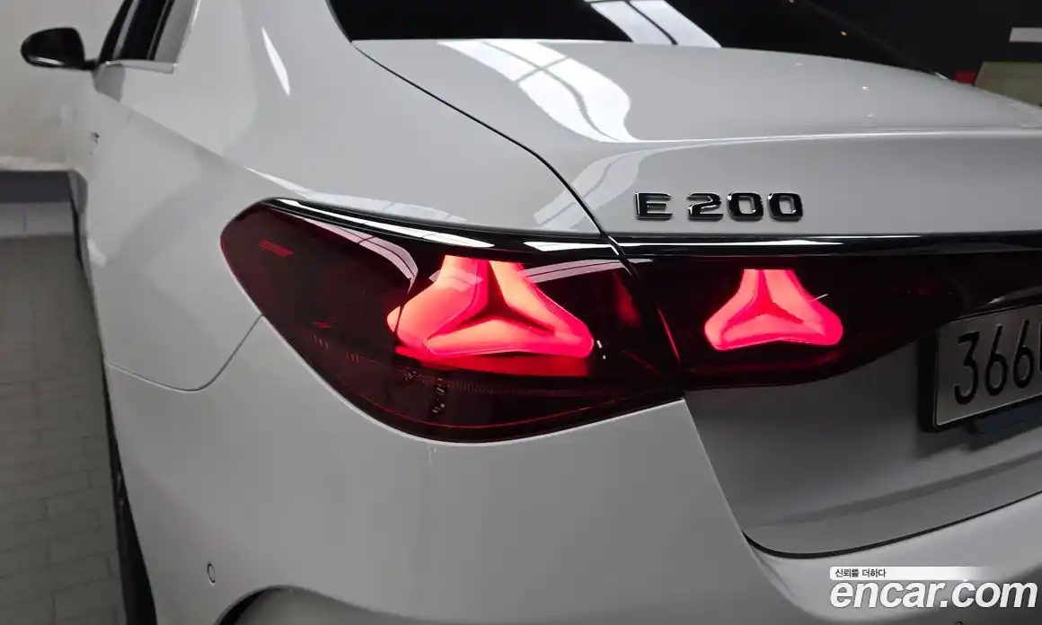 Mercedes-Benz E-Class 2025 2.0 гидро, фото 9