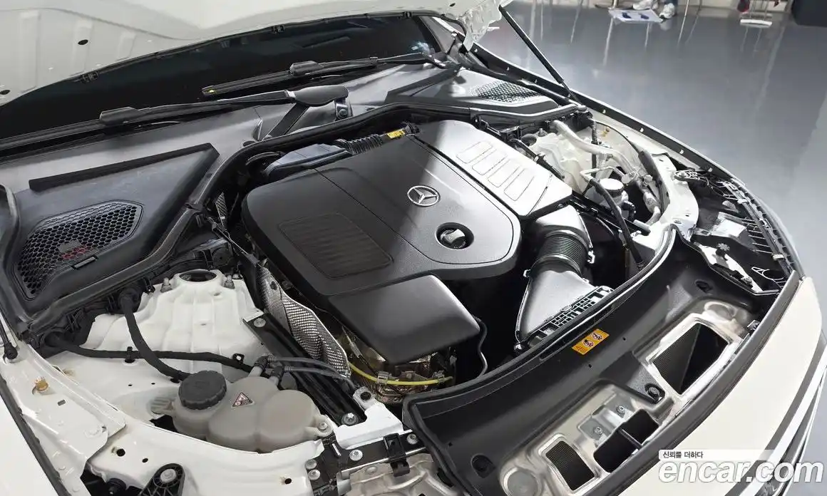 Mercedes-Benz E-Class 2025 2.0 гидро, фото 6