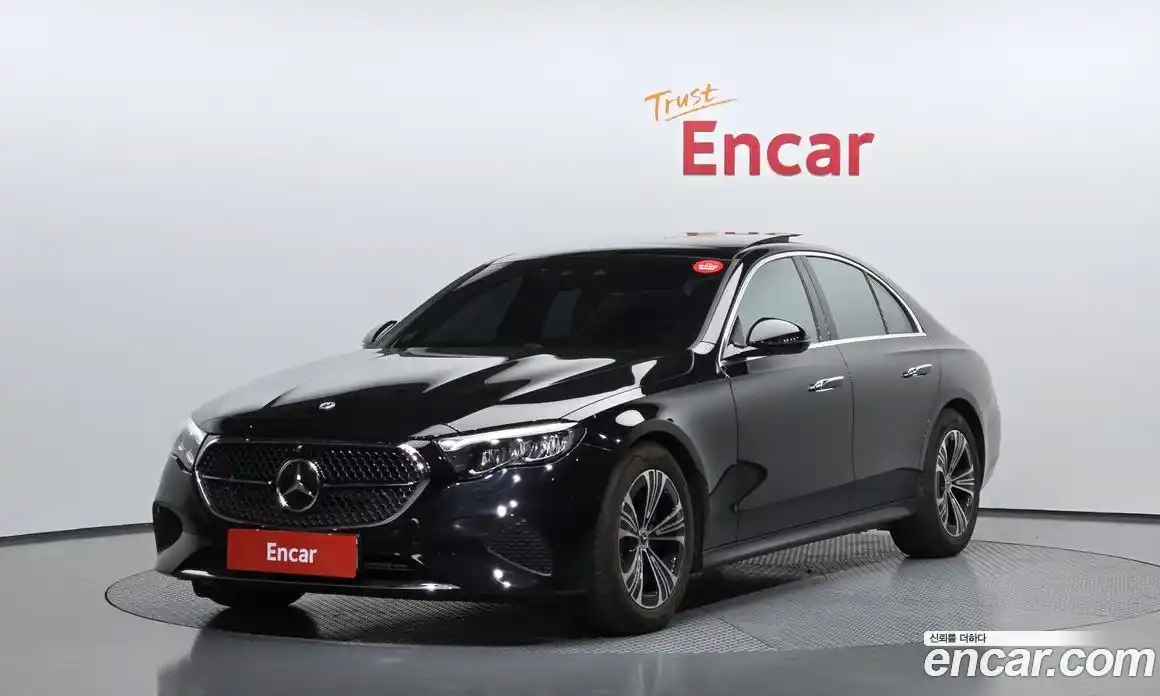 Mercedes-Benz E-Class 2024 2.0 гидро, фото 1