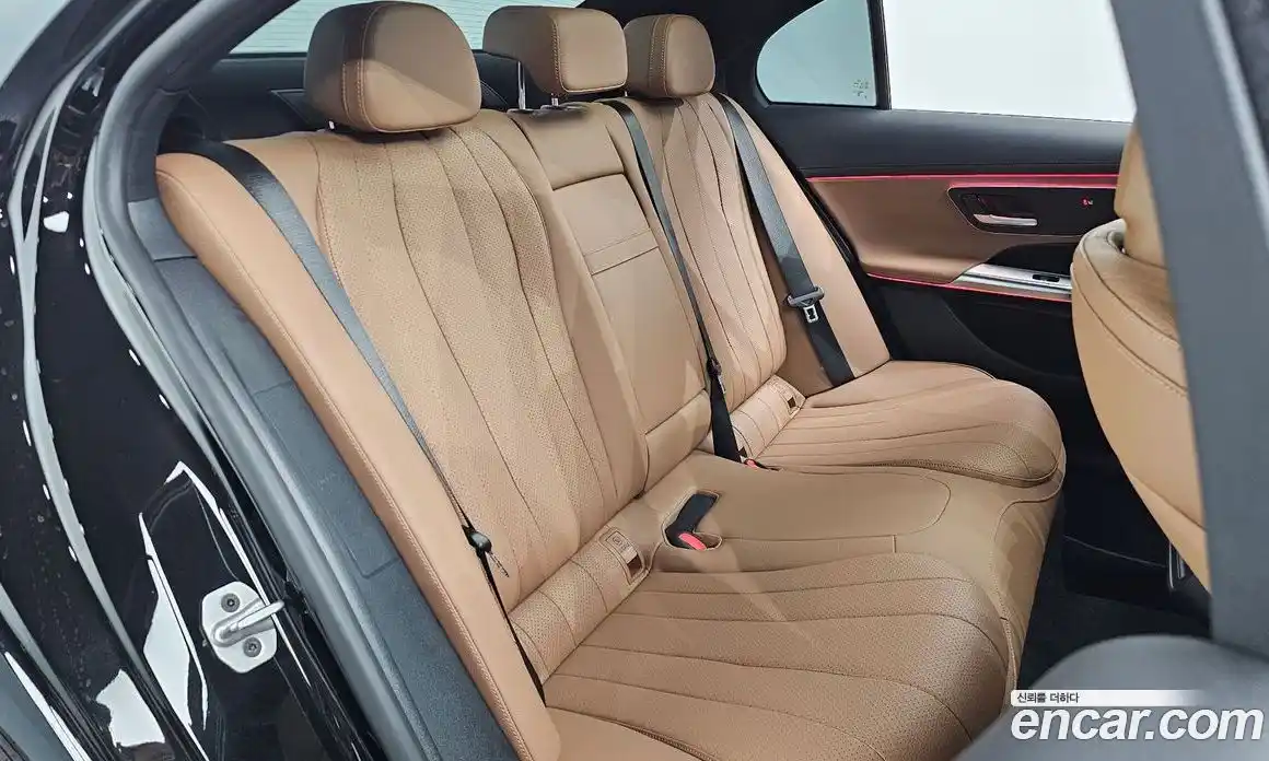 Mercedes-Benz E-Class 2024 2.0 гидро, фото 18