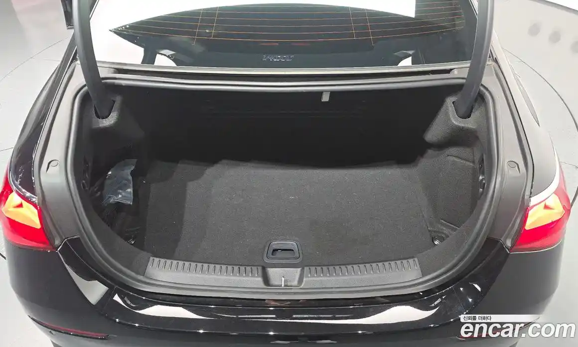 Mercedes-Benz E-Class 2024 2.0 гидро, фото 30