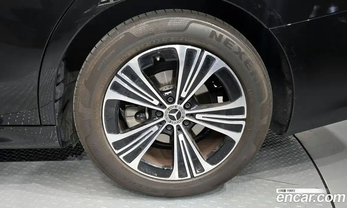 Mercedes-Benz E-Class 2024 2.0 гидро, фото 7