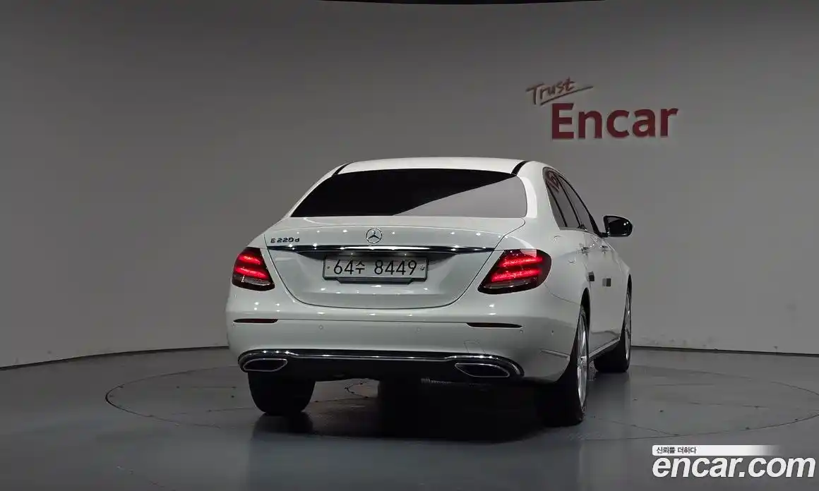 Mercedes-Benz E-Class 2017 1.9 автомат (гидро), фото 3