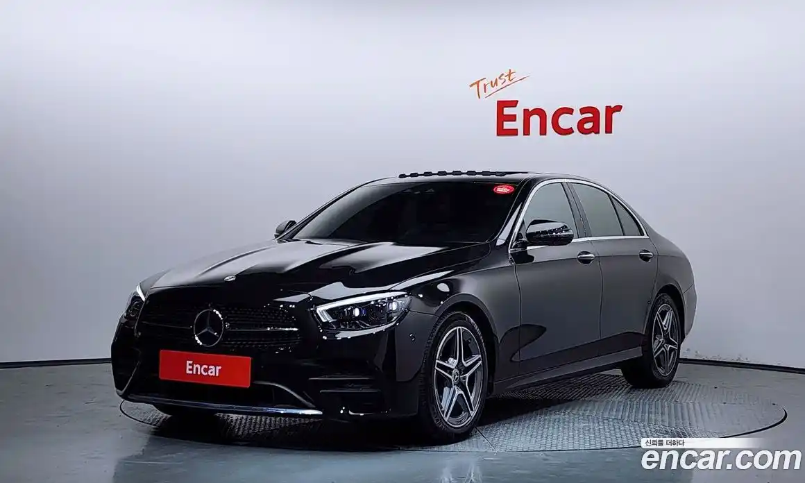Mercedes-Benz E-Class 2023 2.0 гидро, фото 1