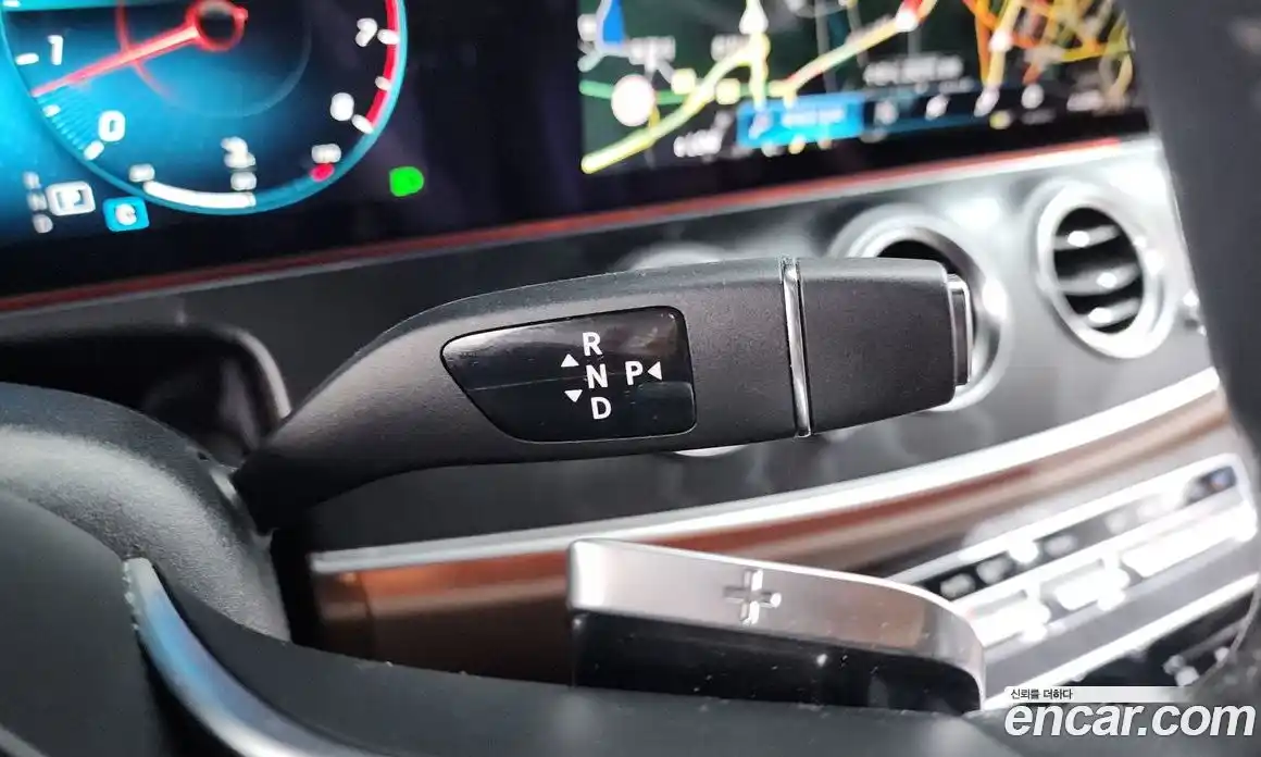 Mercedes-Benz E-Class 2023 2.0 гидро, фото 12