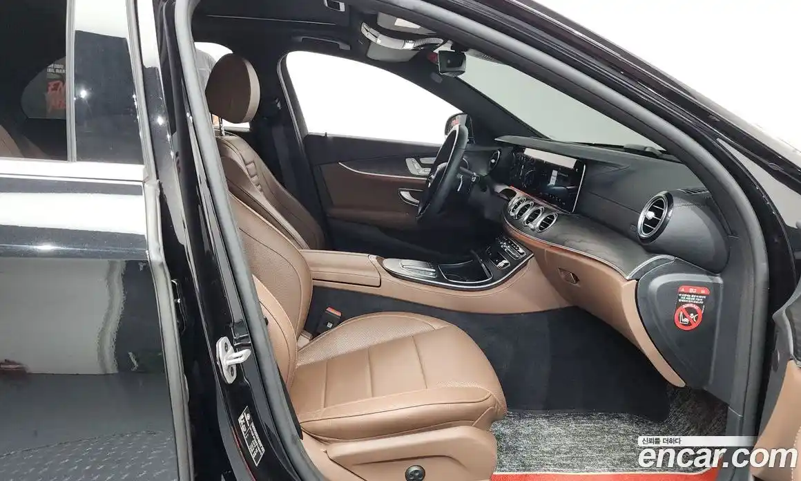 Mercedes-Benz E-Class 2023 2.0 гидро, фото 16