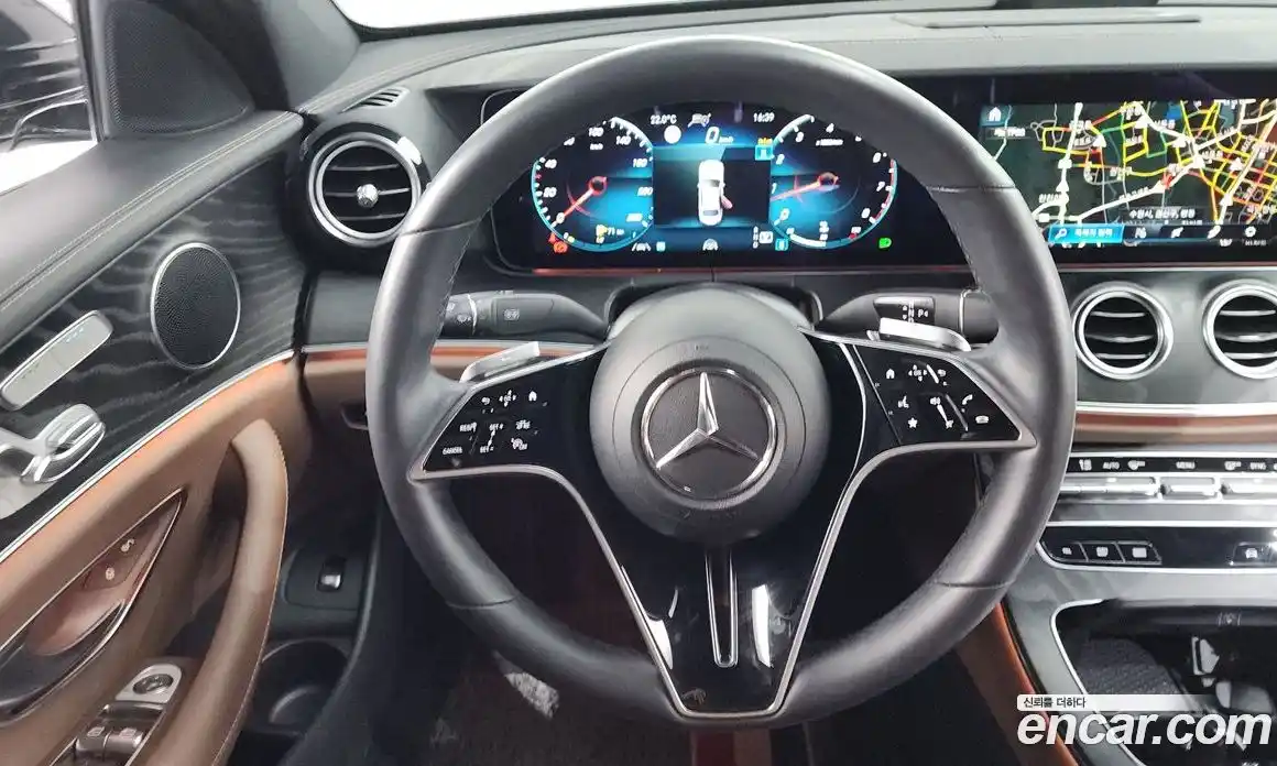 Mercedes-Benz E-Class 2023 2.0 гидро, фото 19