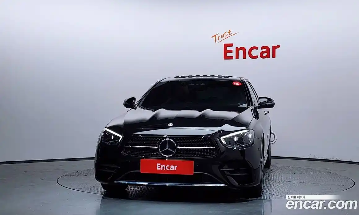 Mercedes-Benz E-Class 2023 2.0 гидро, фото 3