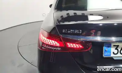 Mercedes-Benz E-Class 2023 2.0 гидро, миниатюра 9