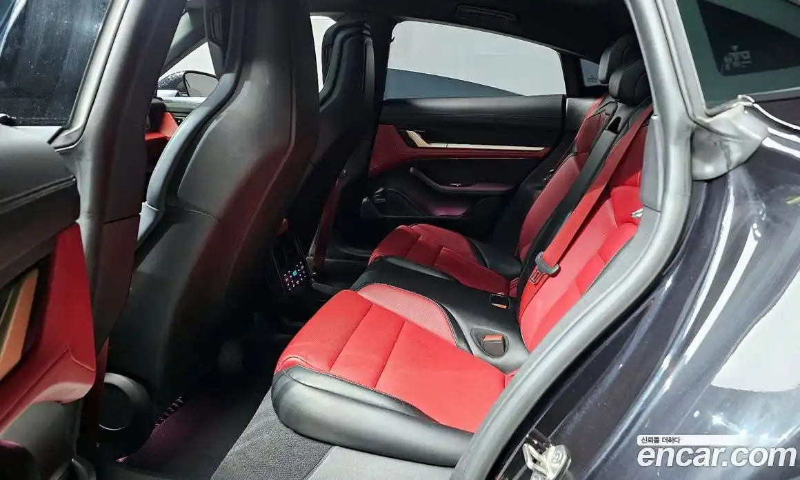 Porsche Taycan 2024 0.1 автомат (гидро), фото 16