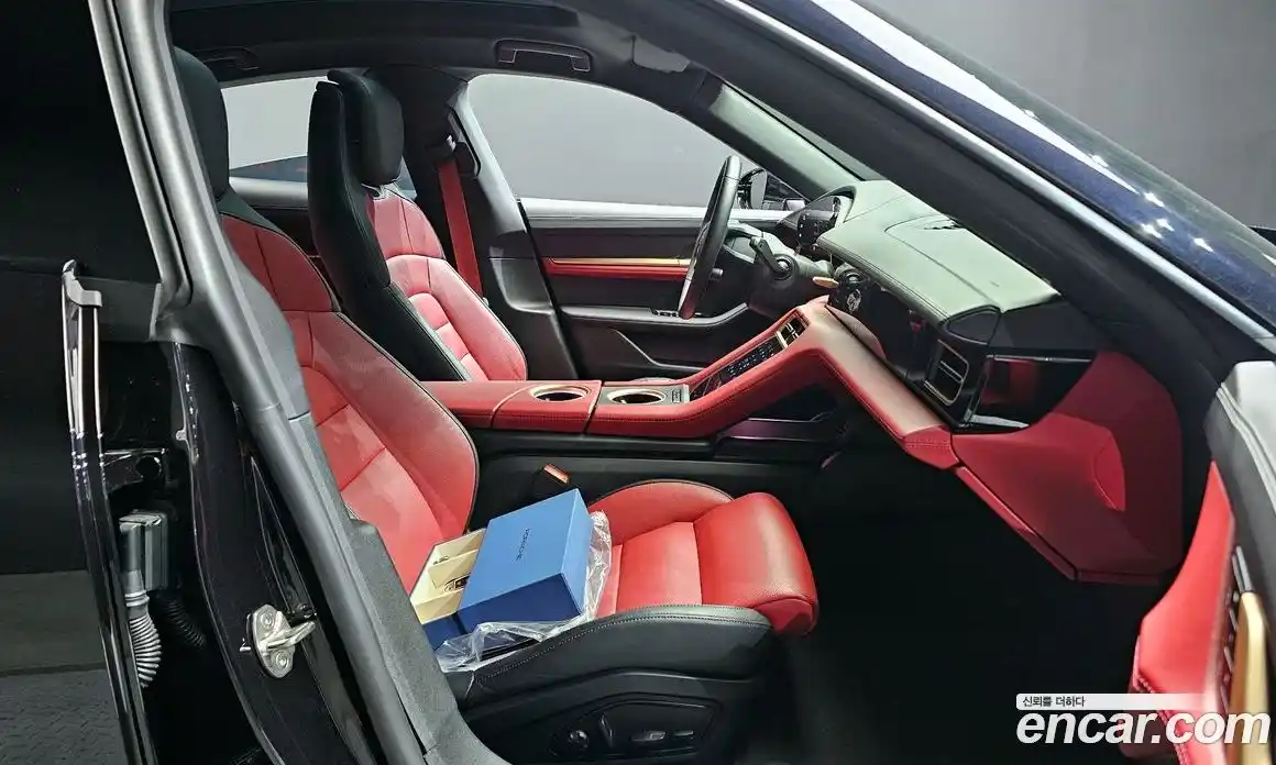 Porsche Taycan 2024 0.1 автомат (гидро), фото 17