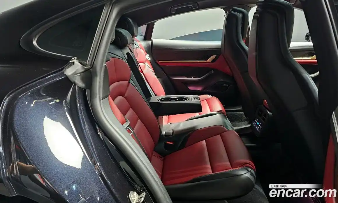 Porsche Taycan 2024 0.1 автомат (гидро), фото 18