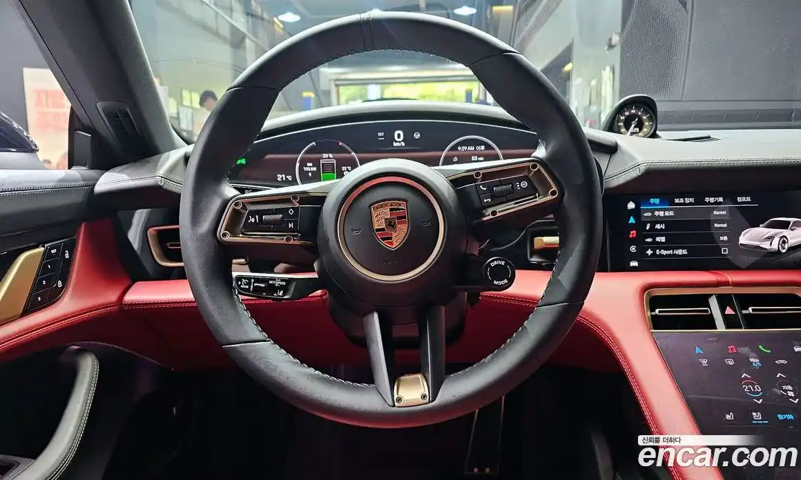 Porsche Taycan 2024 0.1 автомат (гидро), фото 19