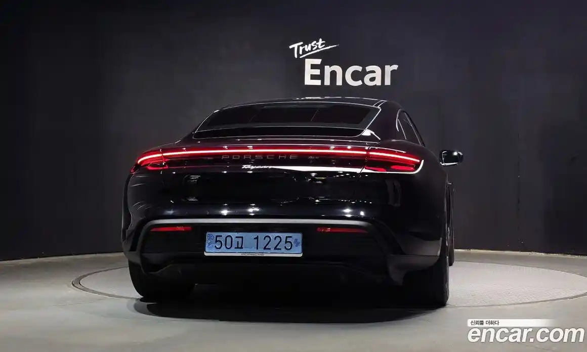 Porsche Taycan 2024 0.1 автомат (гидро), фото 4