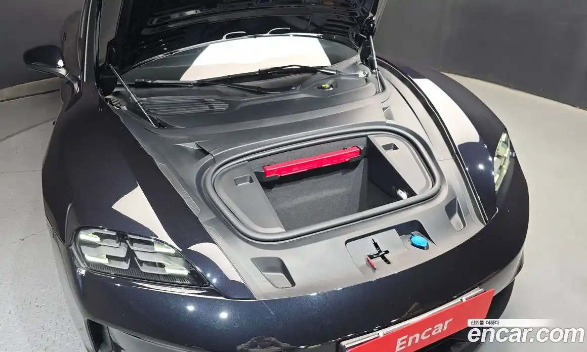 Porsche Taycan 2024 0.1 автомат (гидро), фото 6