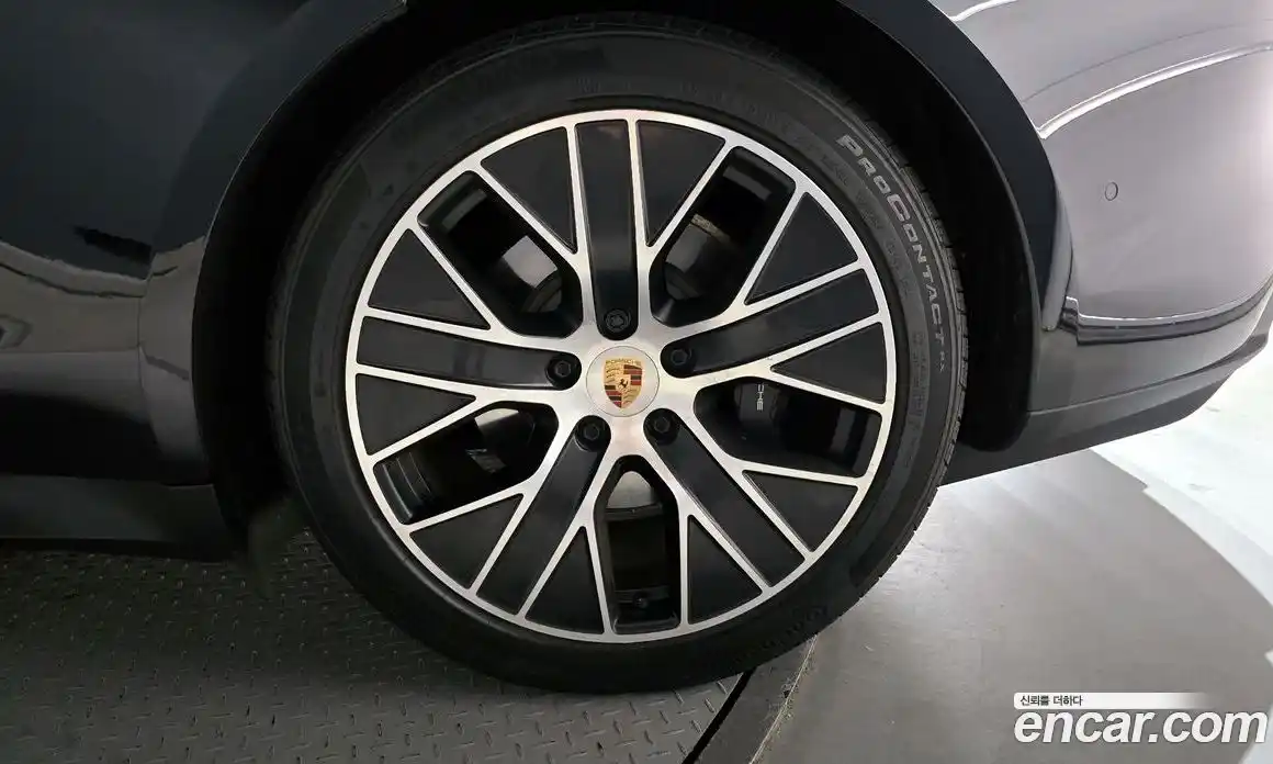 Porsche Taycan 2024 0.1 автомат (гидро), фото 7