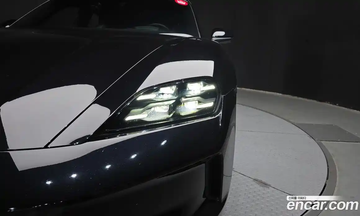 Porsche Taycan 2024 0.1 автомат (гидро), фото 8