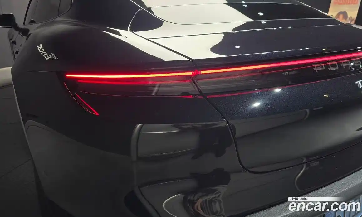 Porsche Taycan 2024 0.1 автомат (гидро), фото 9