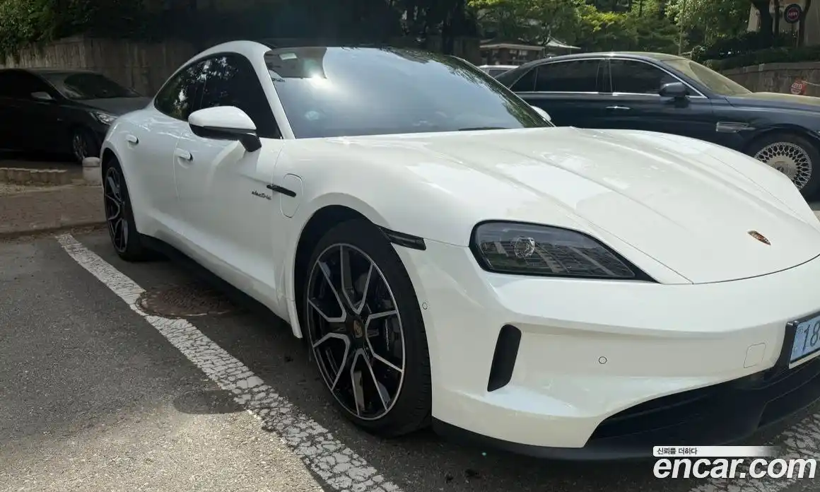 Porsche Taycan 2025 автомат (гидро), фото 1