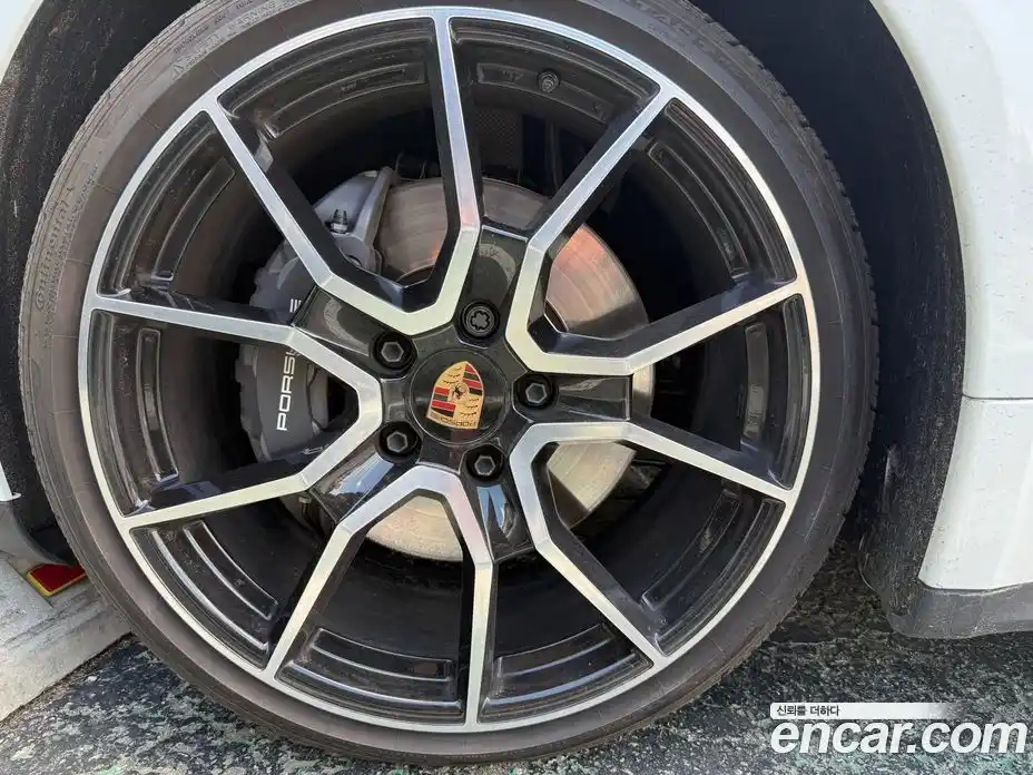 Porsche Taycan 2025 автомат (гидро), фото 5