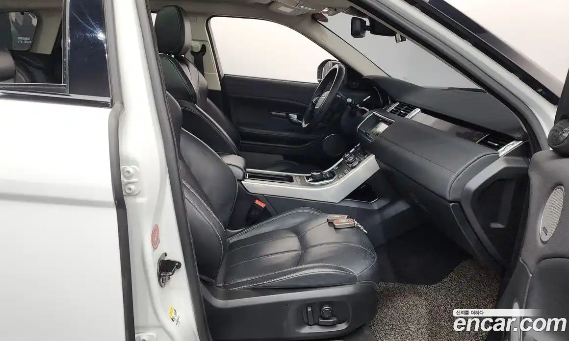 Land Rover Range Rover Evoque 2017 2.0 автомат (гидро), фото 16