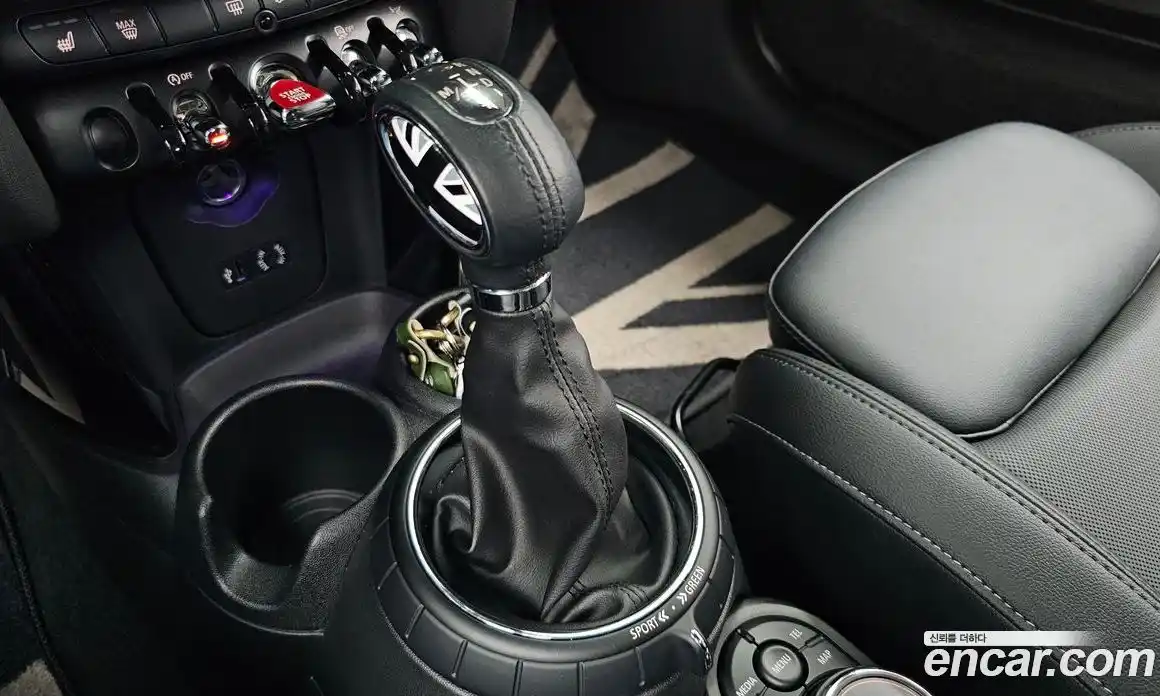 Mini Cooper 2016 2.0 автомат (гидро), фото 9