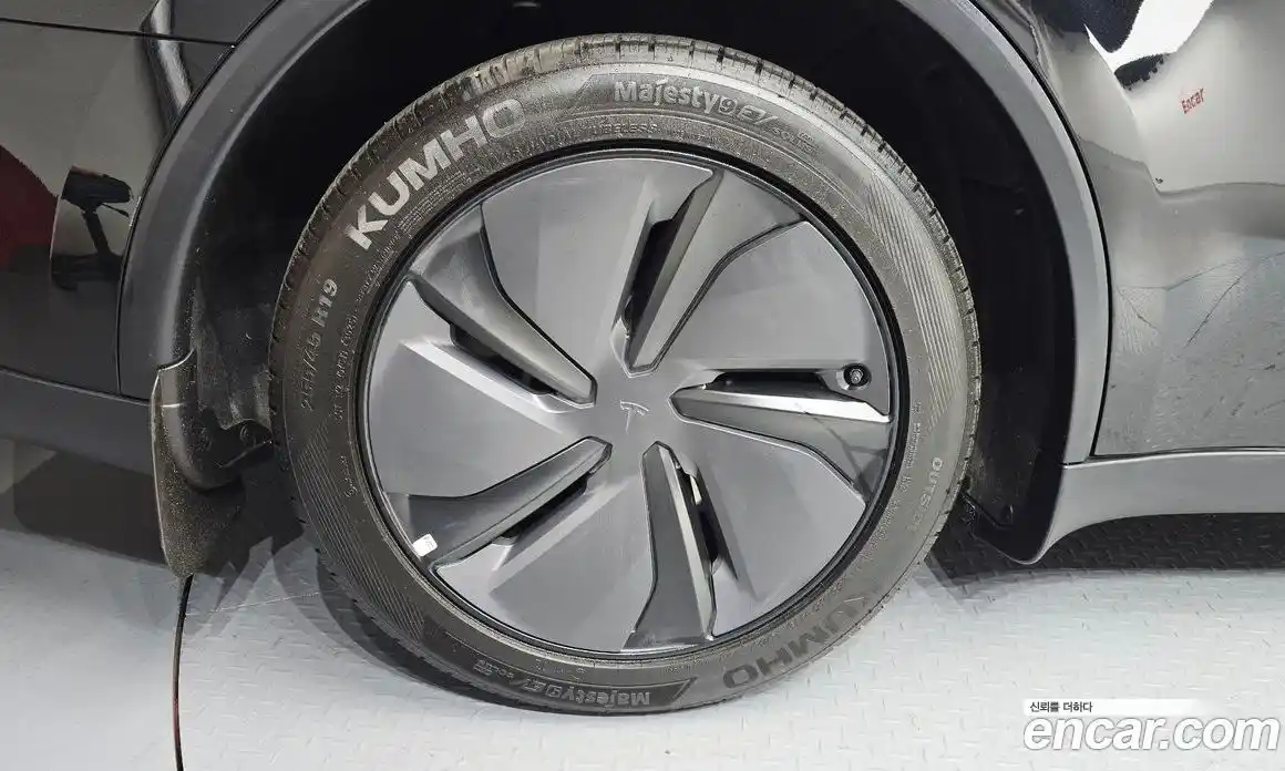 Tesla Model Y 2025 0.2 гидро, фото 5