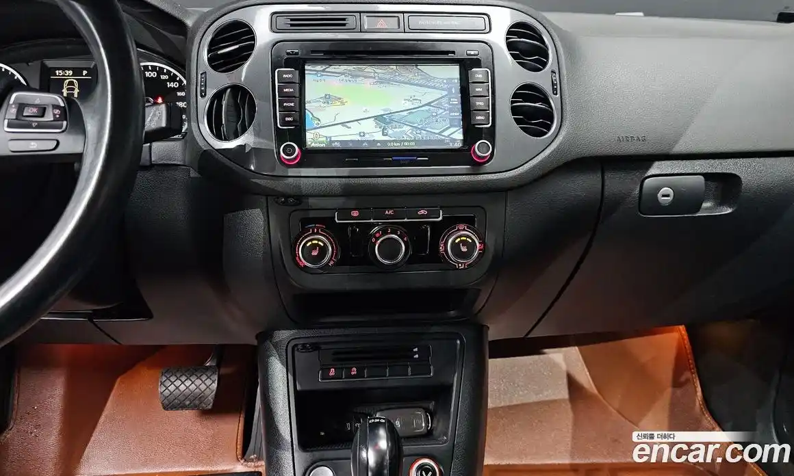 Volkswagen Tiguan 2013 2.0 автомат (гидро), фото 12