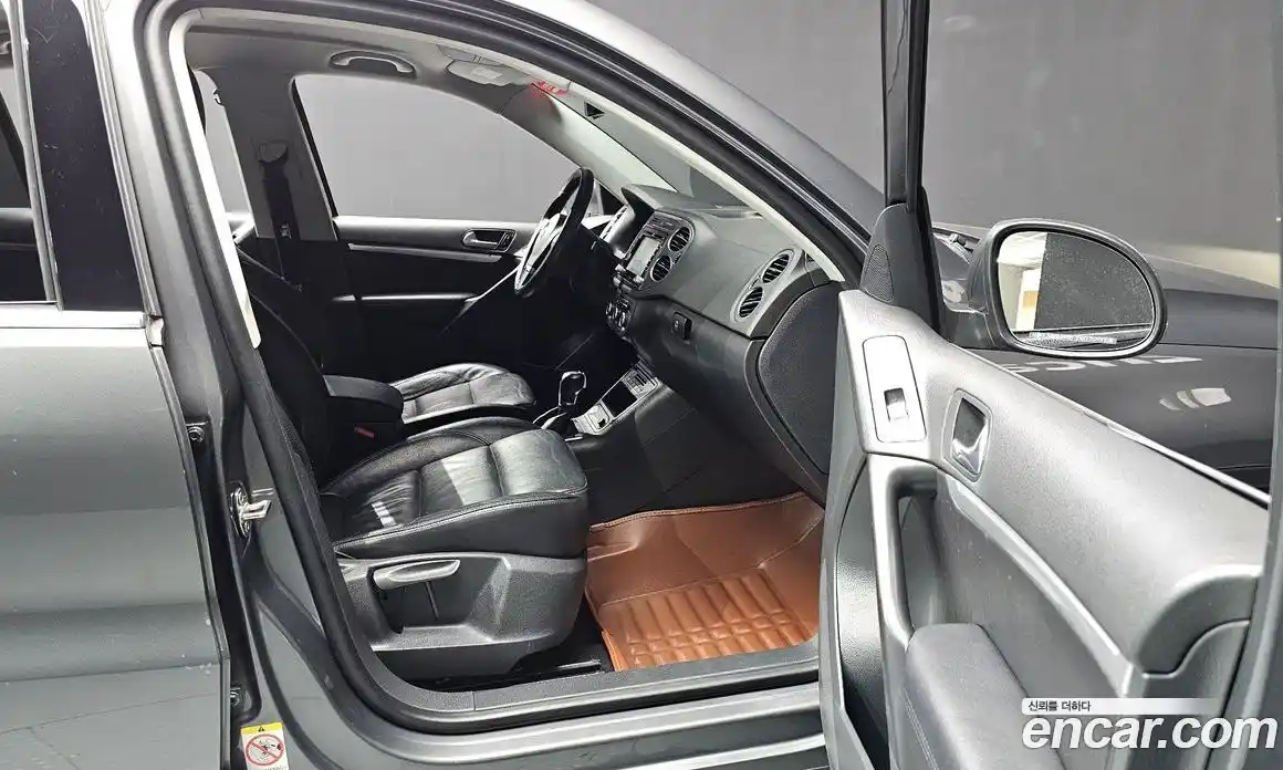 Volkswagen Tiguan 2013 2.0 автомат (гидро), фото 16