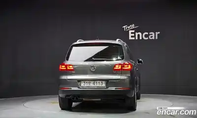 Volkswagen Tiguan 2013 2.0 автомат (гидро), миниатюра 4
